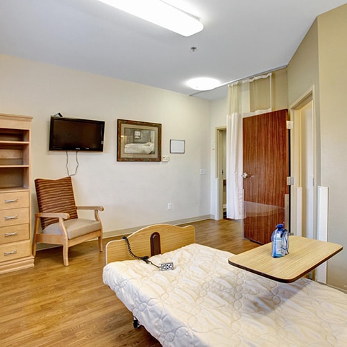 Patient room at Sunnyside Healthcare Center